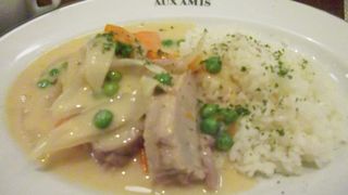 丸の内で待ち合わせたらここかな