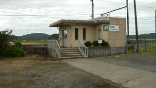 静かな無人駅です