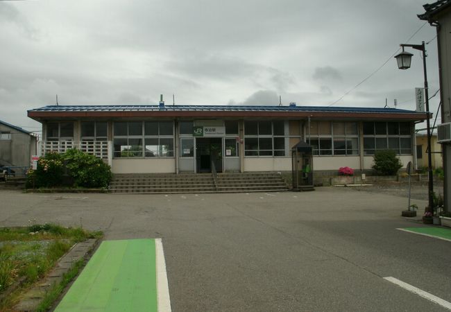 かつて海水浴、いま魚市場