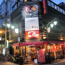 角地にあります