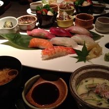 ランチの寿司プレート