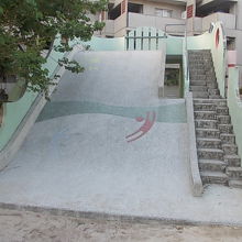 大きな滑り台もあります