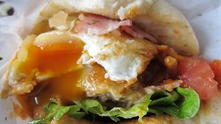 ジューシーでハワイアンなハンバーガー