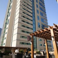 プールからのホテルの眺め