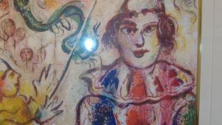 湖畔にあります