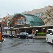 草加駅は、快速線停車駅としては、東京から埼玉県に入って最初の駅です