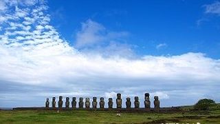 15タイのモアイ像