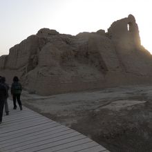 遺跡中心部は歩き易く道は整備されています