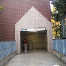 東大農学部側の出口