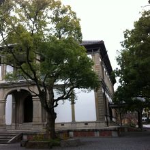 休日なので人影もまばらでした