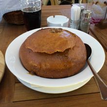 ハンガリー風シチュー（器はパンです。）