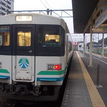 駅で待機している阿武隈急行の車両