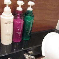 シャンプー類は資生堂。