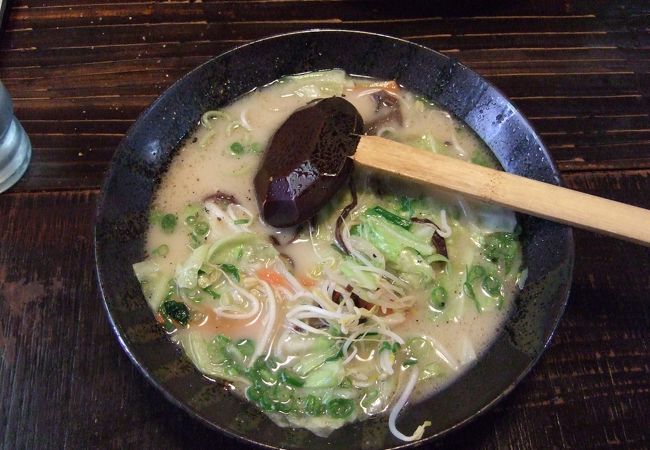 野菜たっぷりラーメン　味も価格も大満足