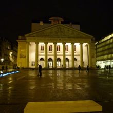 夜の外観はきれいでした