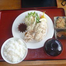 鶏の唐揚げ定食