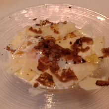 黒トリュフのせ冷製カルボナーラ