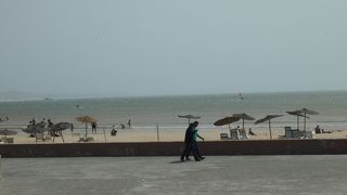 人気のないビーチ