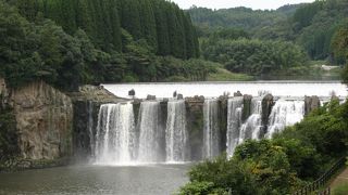 “豊後のナイアガラ”とも言われる名瀑
