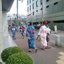 花火大会には浴衣がいいですね♪