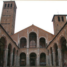 落ち着いた教会です。