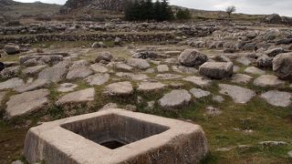 エジプトとの和平条約の粘土板の発見場所