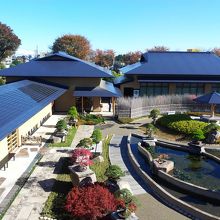 二階テラスから見た庭