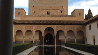 車いすで見学する場合、一般の見学コースと異なります