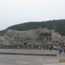 西山石窟の遠景