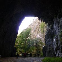 洞窟の出口。ここでのみ撮影OKです。