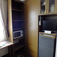 電子レンジ、お皿などもあります