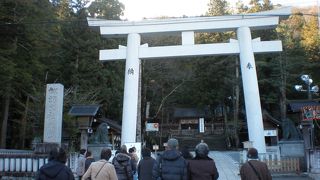 身の引き締まる神域。