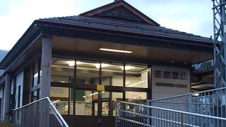 急に関東のテイストが強く感じられる駅です