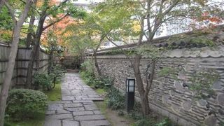 街中に在る日本庭園