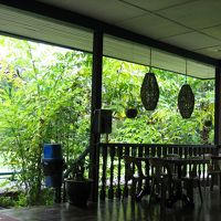 カフェからの眺め。基本ローカルフード。ラクサがおいしかった！