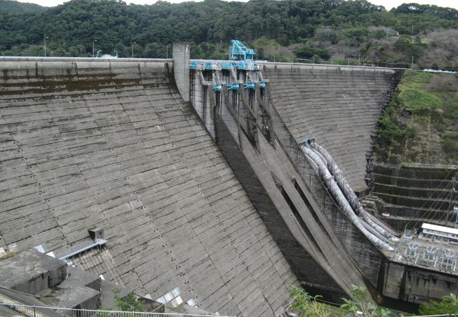 重力式コンクリートダムとして九州最大の規模を誇る