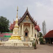 ノーンカーイの中で大きい寺院