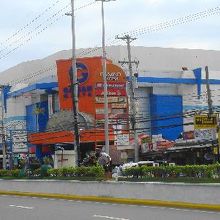 マクタン島の人たちにとっては、高級ﾃﾞﾊﾟｰﾄでしょうね