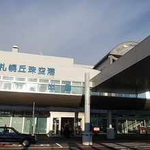 ターミナルビルの外観