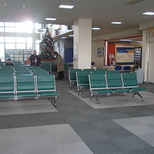 待合室の様子（ここは制限エリアではありません）