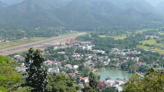 昼も良いが夜明け前が美しい