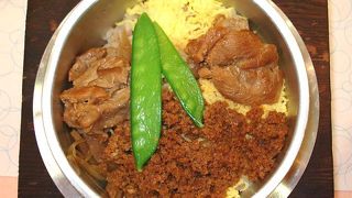 あつあつの釜飯