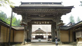 高野山真言宗３．６００寺の総本山！