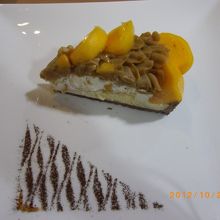 秋が満載。柿と栗のケーキ