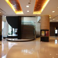 広々とした綺麗なロビー