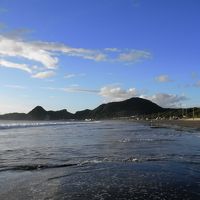 徒歩一分で海です