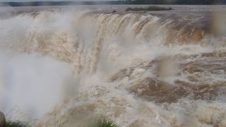 ものすごい水量に圧倒されました。