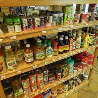 ドレッシングや調味料もリゾート内のコンビニで買えます