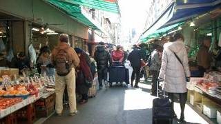 平日昼間でも営業している市場