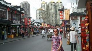 豫園南側のレトロな通り「上海老街」
